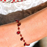 Bracelet grenat mini pétales